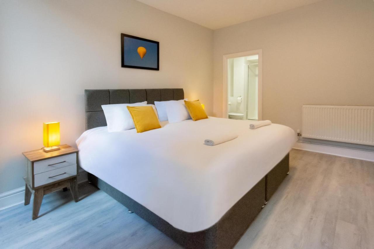 Free Parking! Very Large 2 Bedroom Clifton Flat Бристол Екстериор снимка