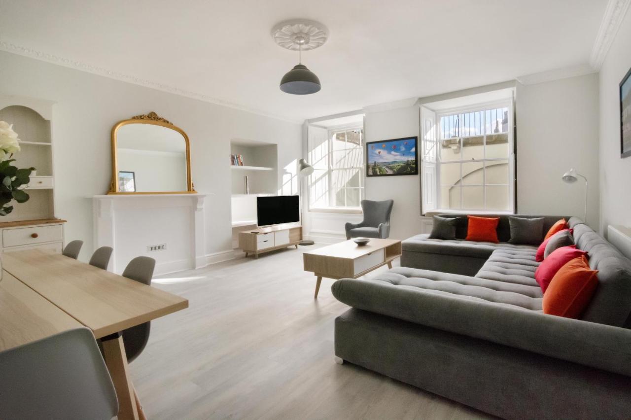 Free Parking! Very Large 2 Bedroom Clifton Flat Бристол Екстериор снимка