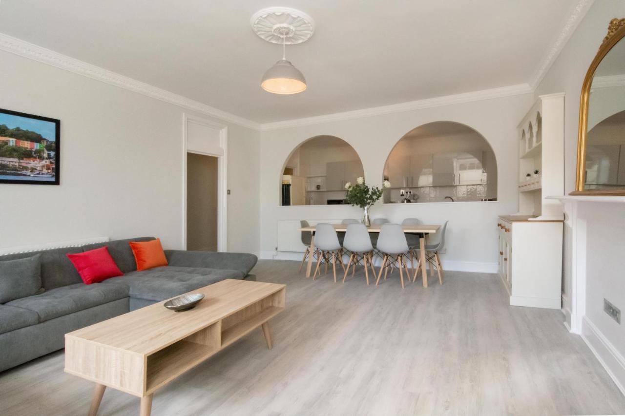 Free Parking! Very Large 2 Bedroom Clifton Flat Бристол Екстериор снимка