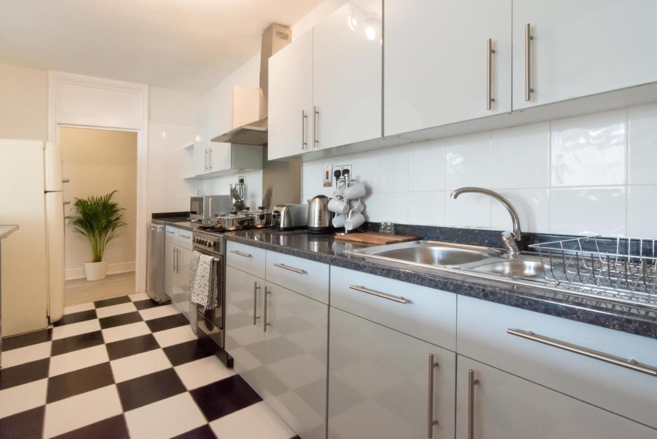 Free Parking! Very Large 2 Bedroom Clifton Flat Бристол Екстериор снимка