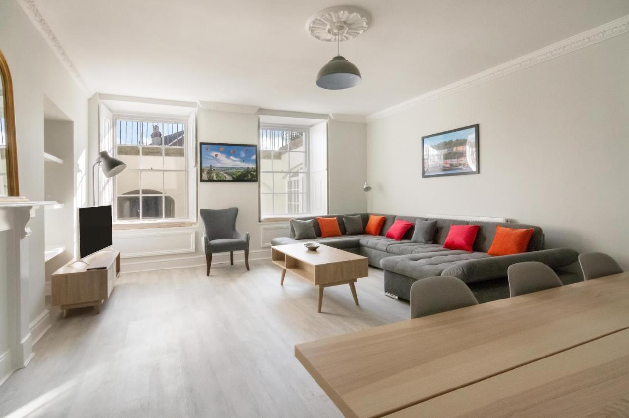 Free Parking! Very Large 2 Bedroom Clifton Flat Бристол Екстериор снимка
