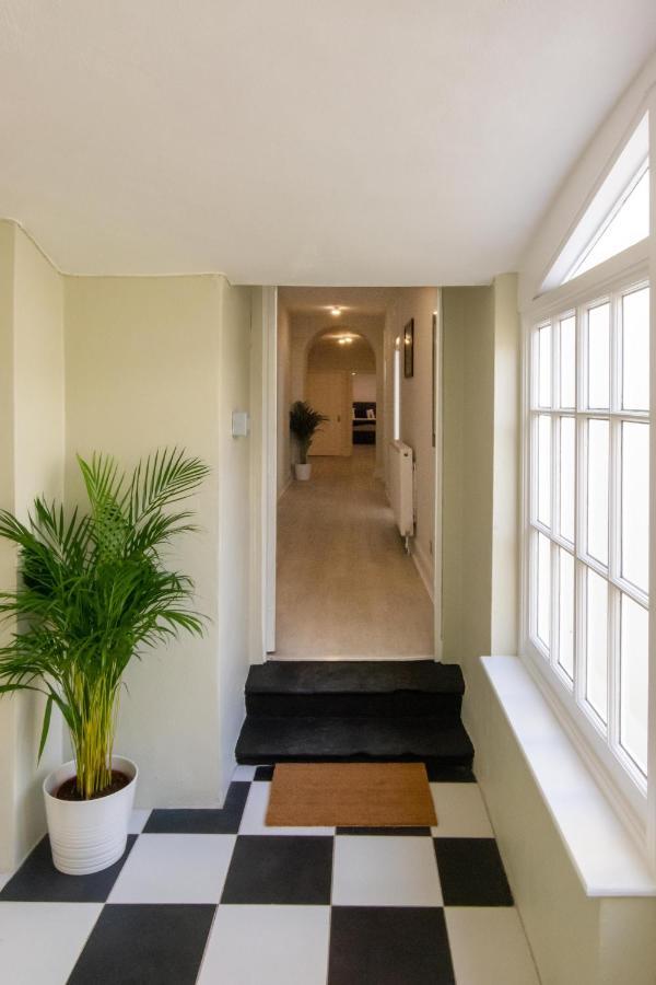 Free Parking! Very Large 2 Bedroom Clifton Flat Бристол Екстериор снимка